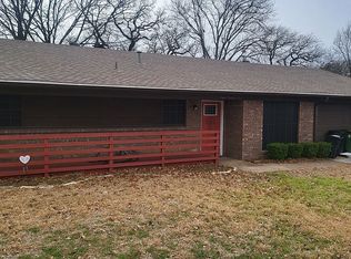 805 W Redbud Dr, Hurst, TX 76053