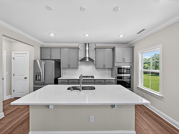 5th image of 324 Oakwood Crest Dr