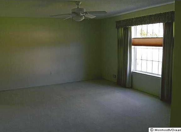 4th image of 27 Sleepy Hollow Dr