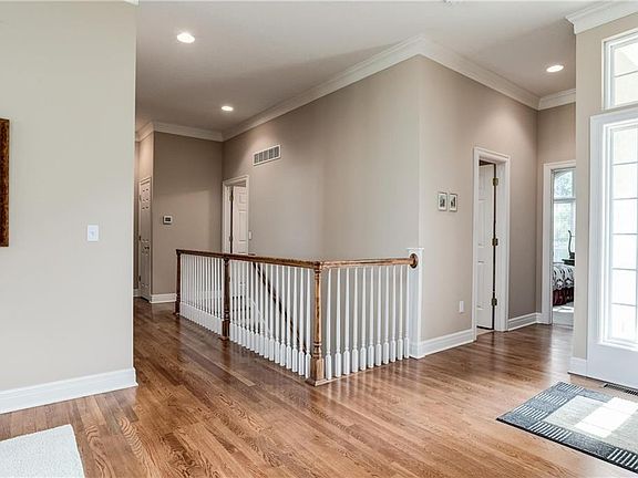 3rd image of 13400 Pennsylvania Ct