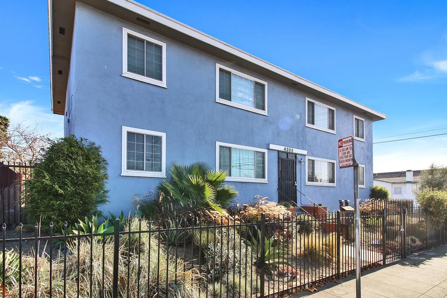 2 bed, 900 sqft, $2,675 — Photo 1