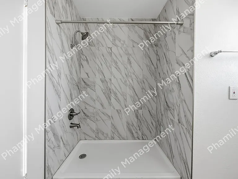 630 N Grand Ave #404 — Photo 10