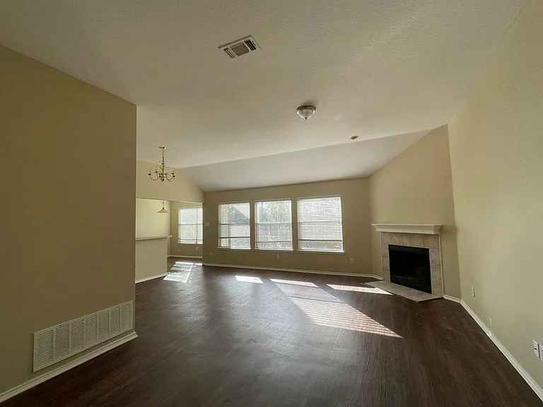 4601 Saint Thomas Pl — Photo 1