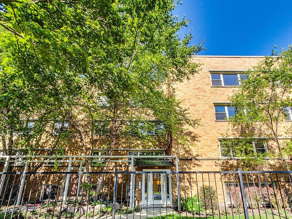 1st image of 3648 N California Ave APT 3