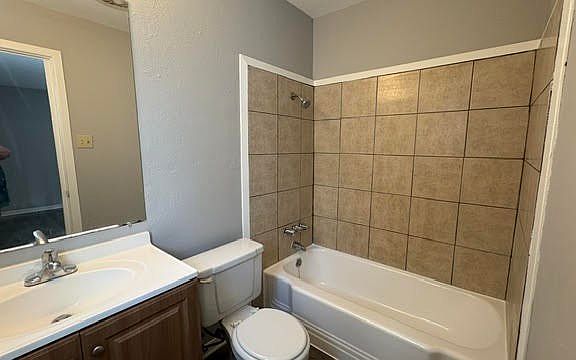 5th image of 7208 Larchway Dr