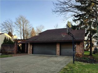 16835 Willow Wood Dr, Strongsville, OH
