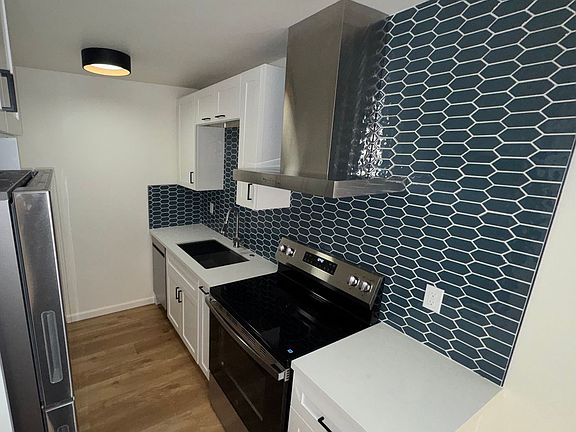 3rd image of 133 Walti St APT 1