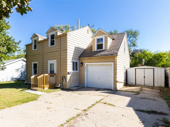 4017 68th St, Urbandale, IA 50322