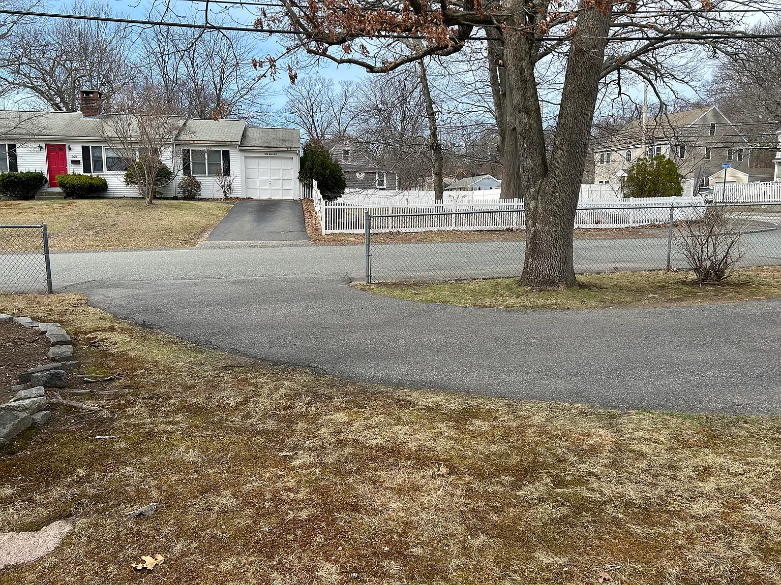 3 bed, 988 sqft, $2,500 — Photo 2
