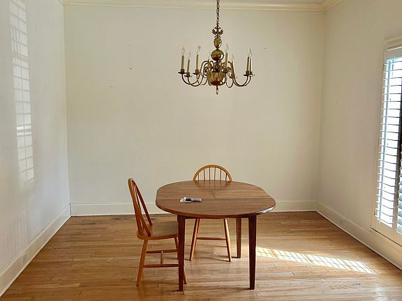 2nd image of 17 Waterford Pl