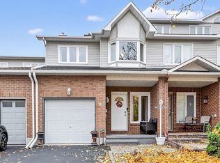 110 Hunters Glen Cres, Ottawa, ON K1T 3R1
