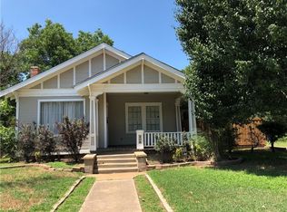 906 W Congress St, Denton, TX 76201