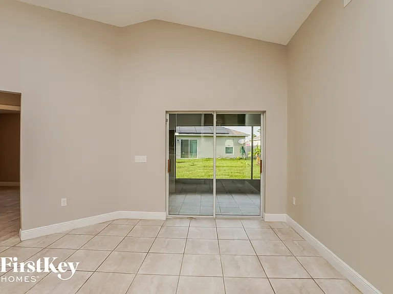 368 Camellia Ct — Photo 4
