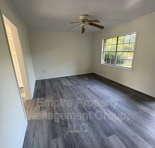 2126 Old Hopkins Rd — Photo 2