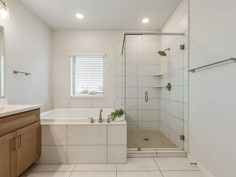 2201 Peters Colony Dr — Photo 20