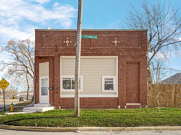 3rd image of 6829 Columbia Ave