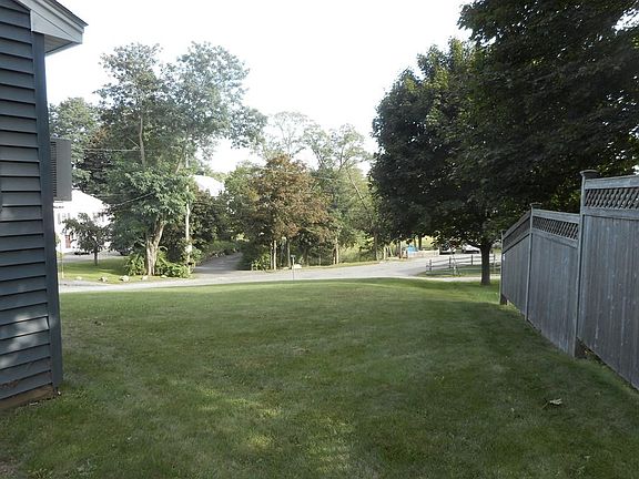 4th image of 21 Sylvester Ave