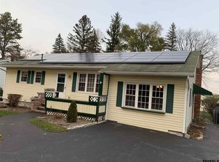 1030 Princetown Rd, Schenectady, NY 12306