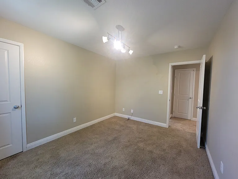 3191 Sisley Garden Ave — Photo 16