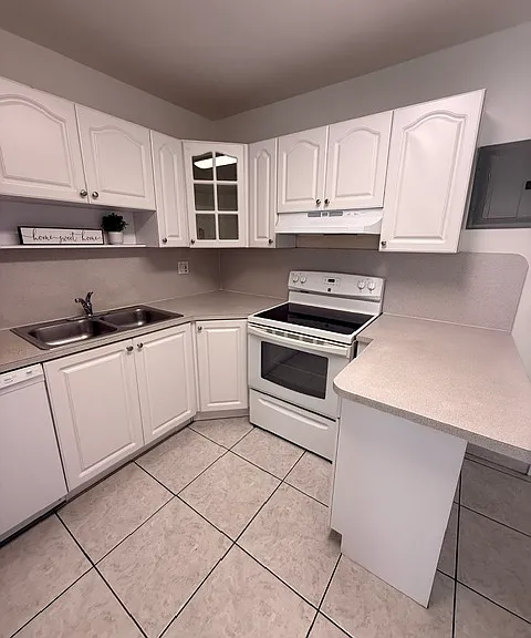 3480 SW 25th Ter #3480 — Photo 3