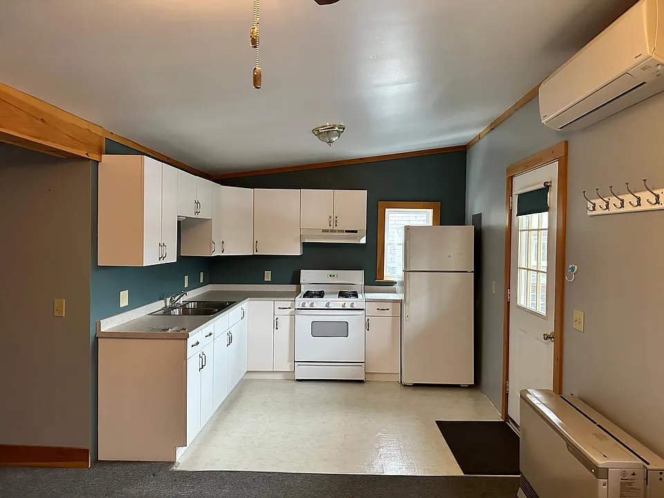147 Lincoln St #3