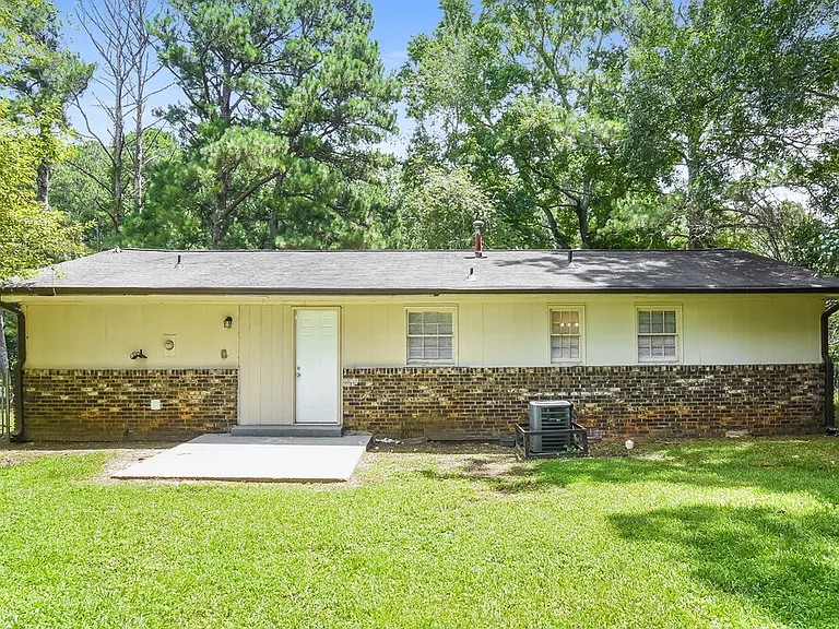 851 Grayson Hwy — Photo 15
