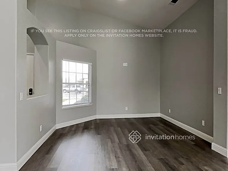 1182 Park Heights Dr — Photo 3