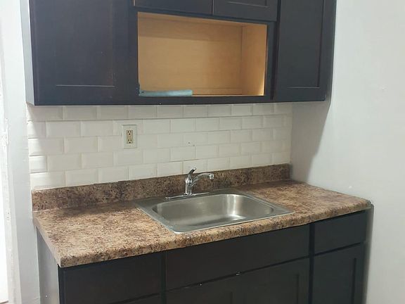 3rd image of 570 W Side Ave