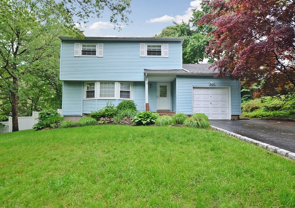1st image of 4 Woodrow Ln