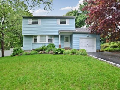 4 Woodrow Ln, Smithtown, NY, 11787