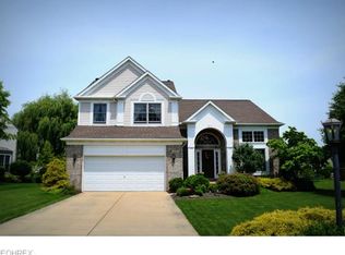 557 Continental Dr, Northfield, OH
