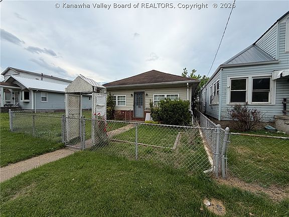 3rd image of 215 Dunbar Ave