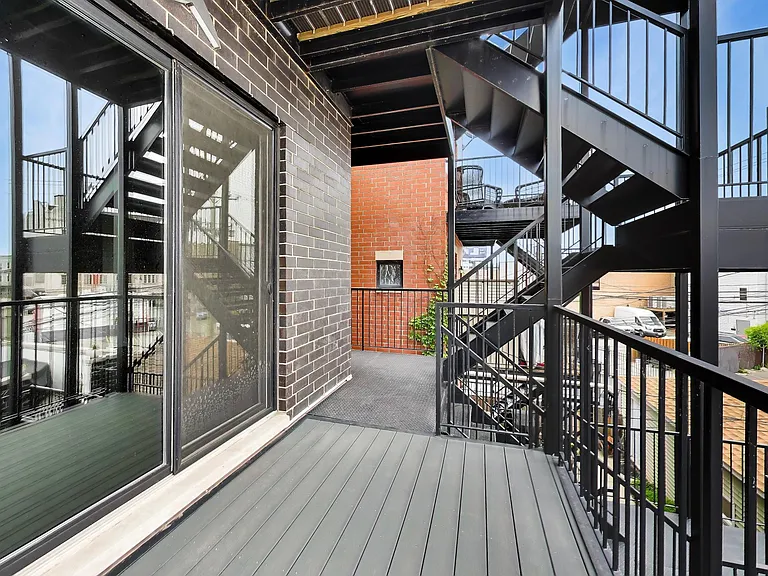 3740 N Clifton Ave #2 — Photo 21
