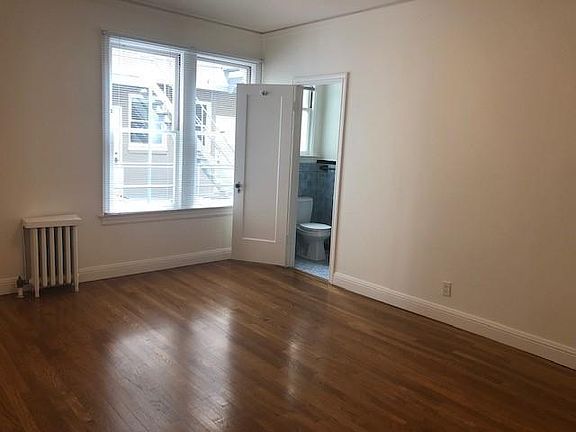 5th image of 1945 Jefferson St APT 302