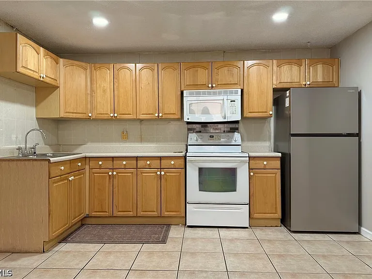 2055 Braman Ave #1 — Photo 5