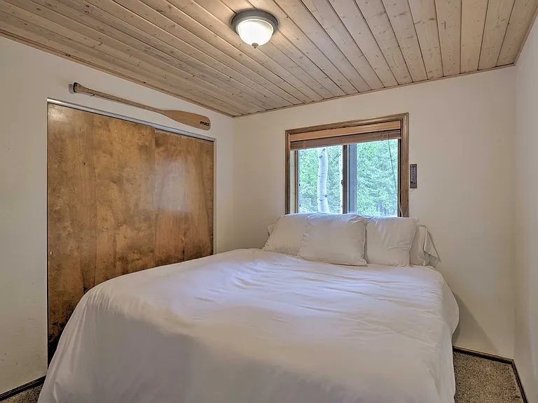 320 E Gunnison Ave — Photo 13