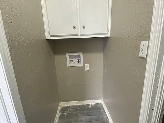 2nd image of 2620 SE 46th St
