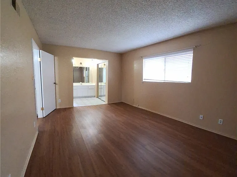 227 N Wabash Ave — Photo 10