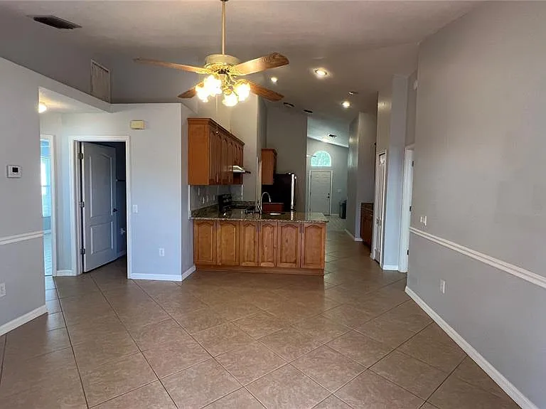 9405 Hidden Water Cir — Photo 26