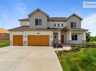 8215 NE 90th St, Kansas City, MO 64157