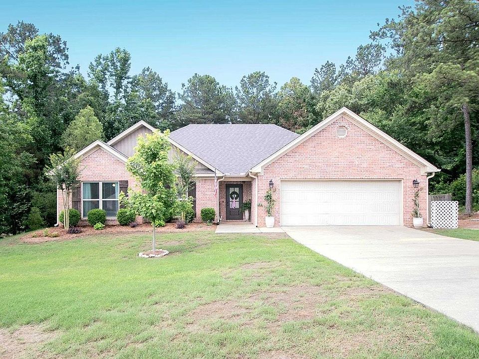 1st image of 385 Reuben Dr