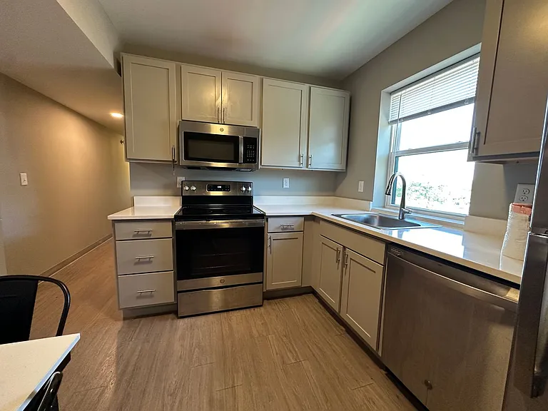 126 College Ave — Photo 31