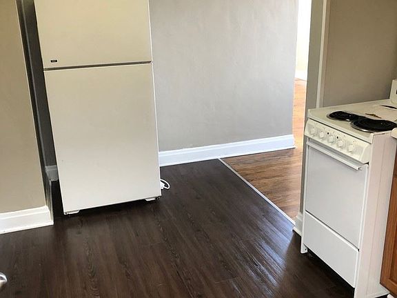 4th image of 935 Maine St #4