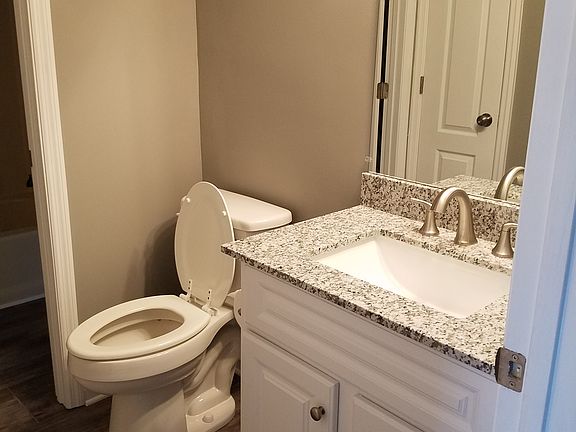 5th image of 7225 Ashford Glen Dr