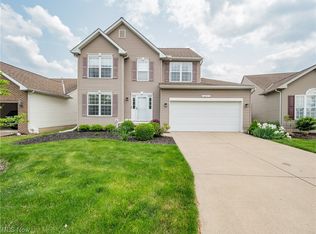 6215 Dogwood Ln, North Ridgeville, OH 44039