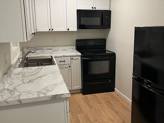 3rd image of 10023 Saint Clair Ave