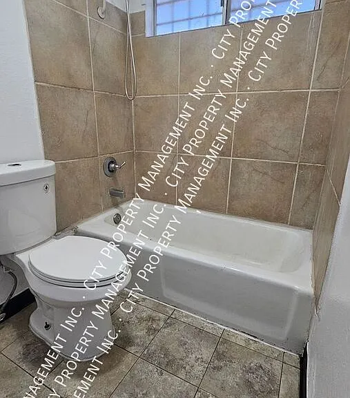 1317 S Maple St — Photo 9