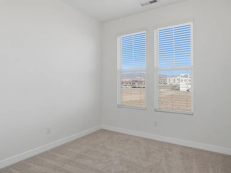 5028 W Daybreak Pkwy — Photo 9