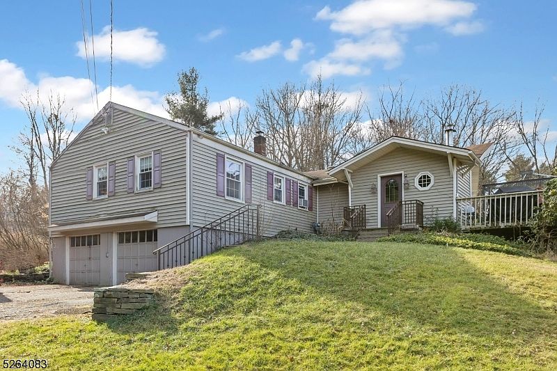 29 Old Farmers Rd, Long Valley, NJ 07853 | Zillow