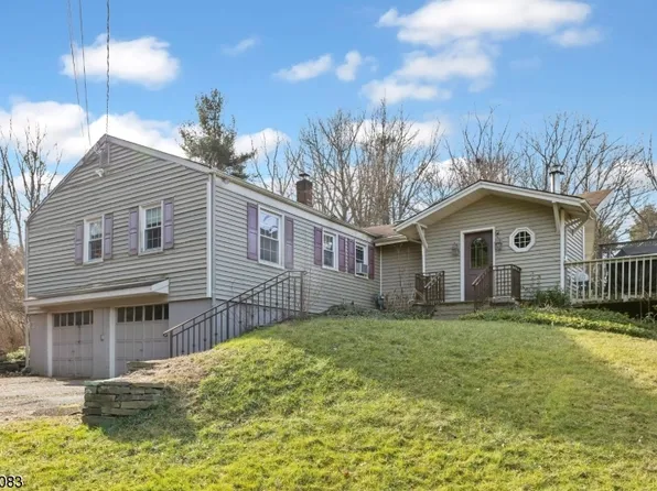 29 Old Farmers Rd, Washington Twp., NJ 07853